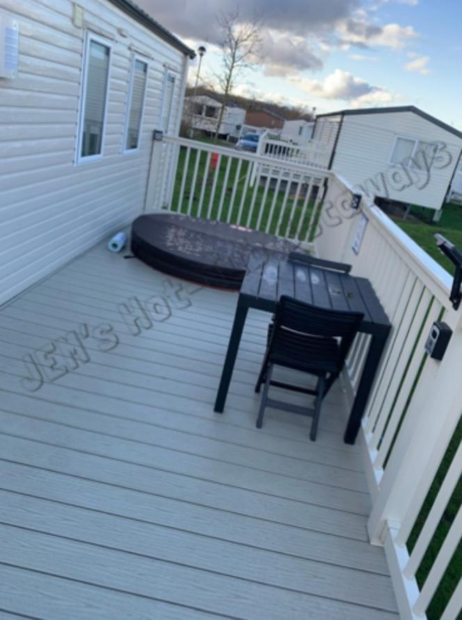 Jems Hot-Tub Getaways 8 Berth At Tattershall Lakes Extérieur photo