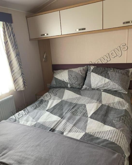 Jems Hot-Tub Getaways 8 Berth At Tattershall Lakes Extérieur photo